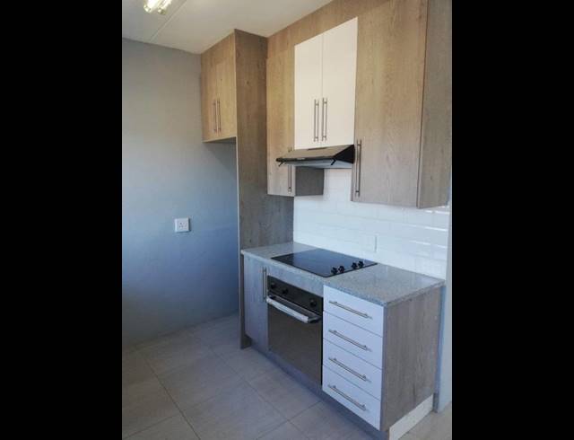 2 BEDROOM APARTMENT FOR SALE IN VAN RIEBEECK PARK